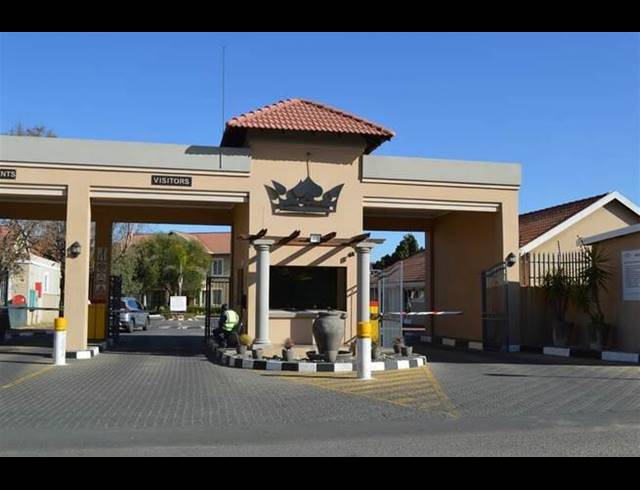 2 BEDROOM APARTMENT FOR SALE IN PARKDENE